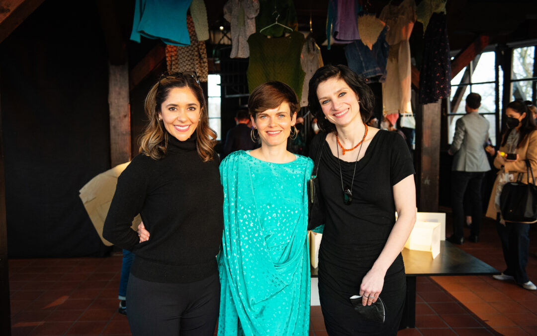 AGAIN : Małgorzata Markiewicz & Julia Medyńska
